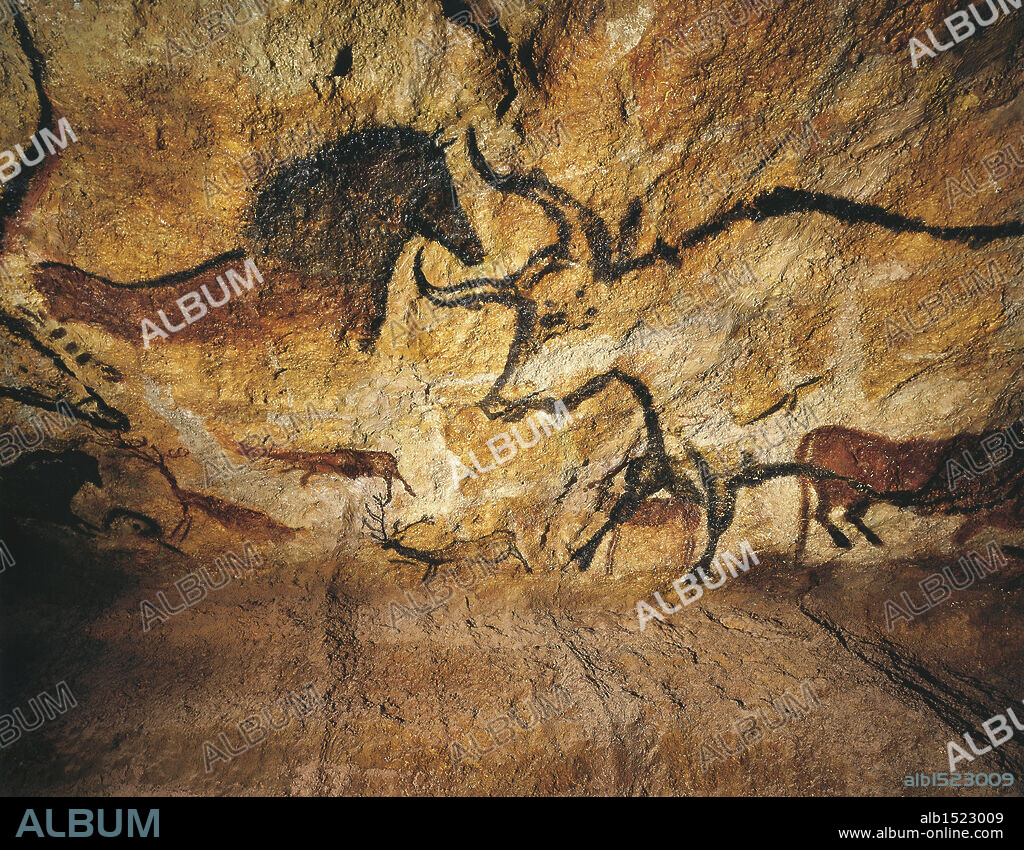 Prehistory, France, Upper Paleolithic, Perigordian - Reconstruction of the rock paintings of Lascaux caves - Bulls.