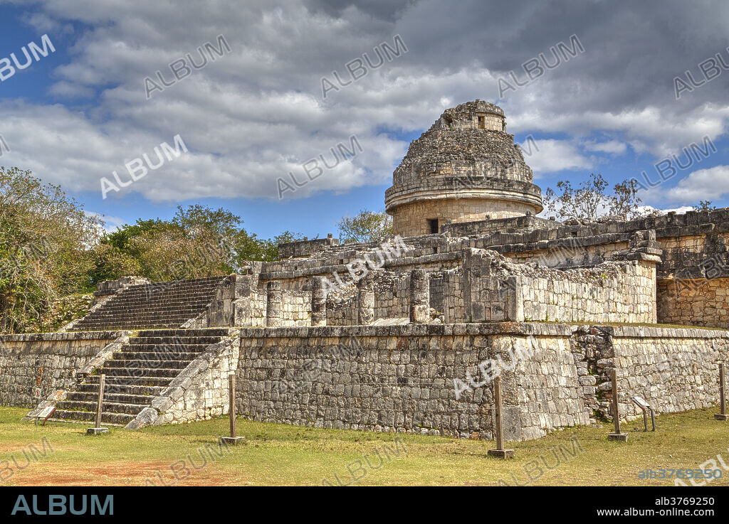 El Caracol (the Snail), Observatory, Chichen Itza, UNESCO World Heritage Site, Yucatan, Mexico, North America.