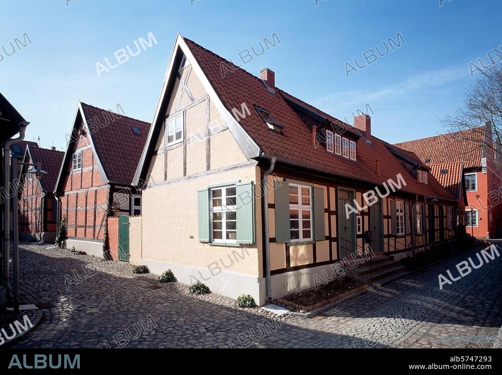 Stralsund, Kloster zum heiligen Geist (Heilgeisthospital / ehemalige Armenhäuser Aufnahmeformat: 6 × 9 cm.