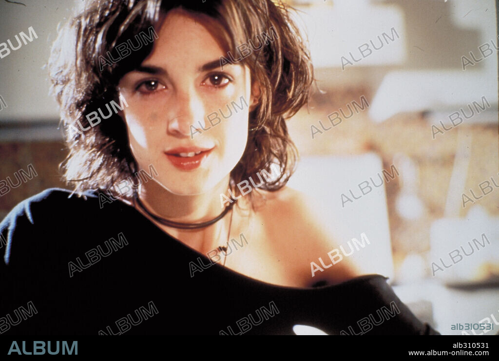PAZ VEGA in ZAPPING, 1999, directed by CHUMILLA CARBAJOSA. Copyright AURUM PRODUCCIONES, S.A.-CRISTAL P.C.