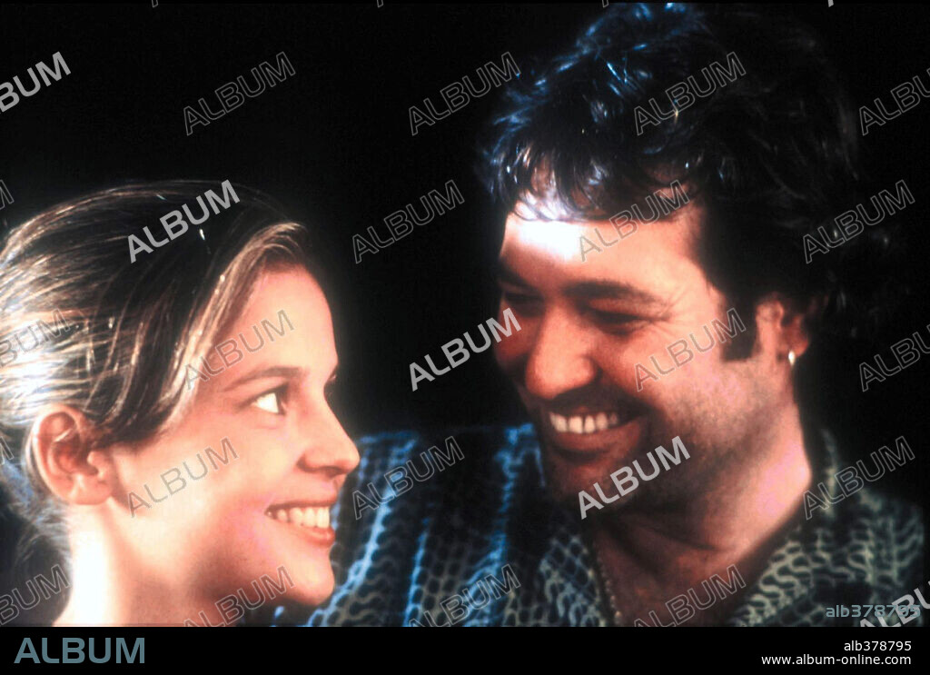 ELENA ANAYA y JORGE PERUGORRIA en RENCOR, 2002, dirigida por MIGUEL ALBALADEJO. Copyright ICONICA/FREEDONIA PRODUCCIONES.