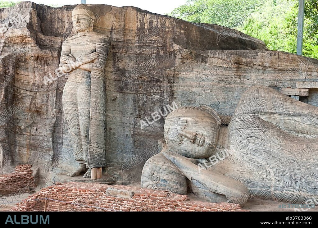Rock reliefs, a standing and a reclining Buddha, Gal Vihara Temple, Polonnaruwa, Sri Lanka, Asia.
