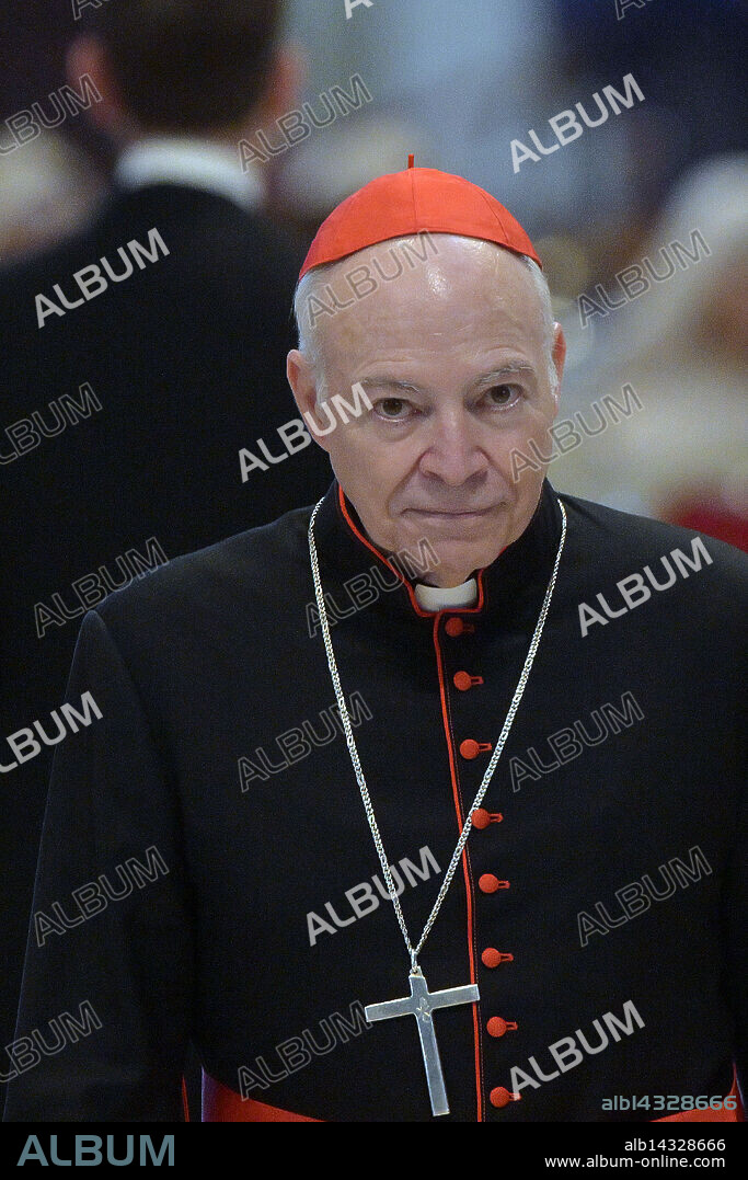 Vatican, VATICAN: NO LIBRI** Italy, Rome, Vatican, 2025/4/30 .Cardinal Carlos Aguiar Retes attend a mass on the fifth of nine days of mourning for late Pope Francis, in St. Peter's Basilica at the Vatican Photograph by ALESSIA GIULIANI / Catholic Press Photo (Credit Image: © Alessia Giuliani/IPA via ZUMA Press).