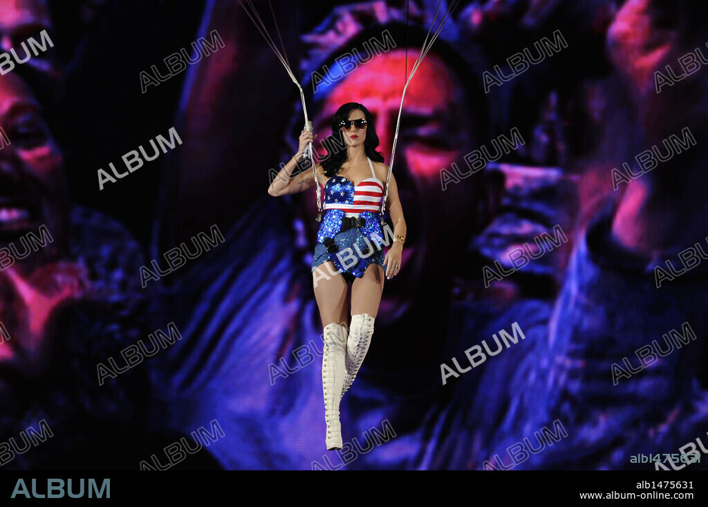 December 3, 2010 - Chula Vista, California, U.S. - Singer KATY PERRY performs during the VH1 Divas Salute The Troops presented by the USO show at Marine Corps Air Station Miramar in San Diego on December 3, 2010. 03/09/2010