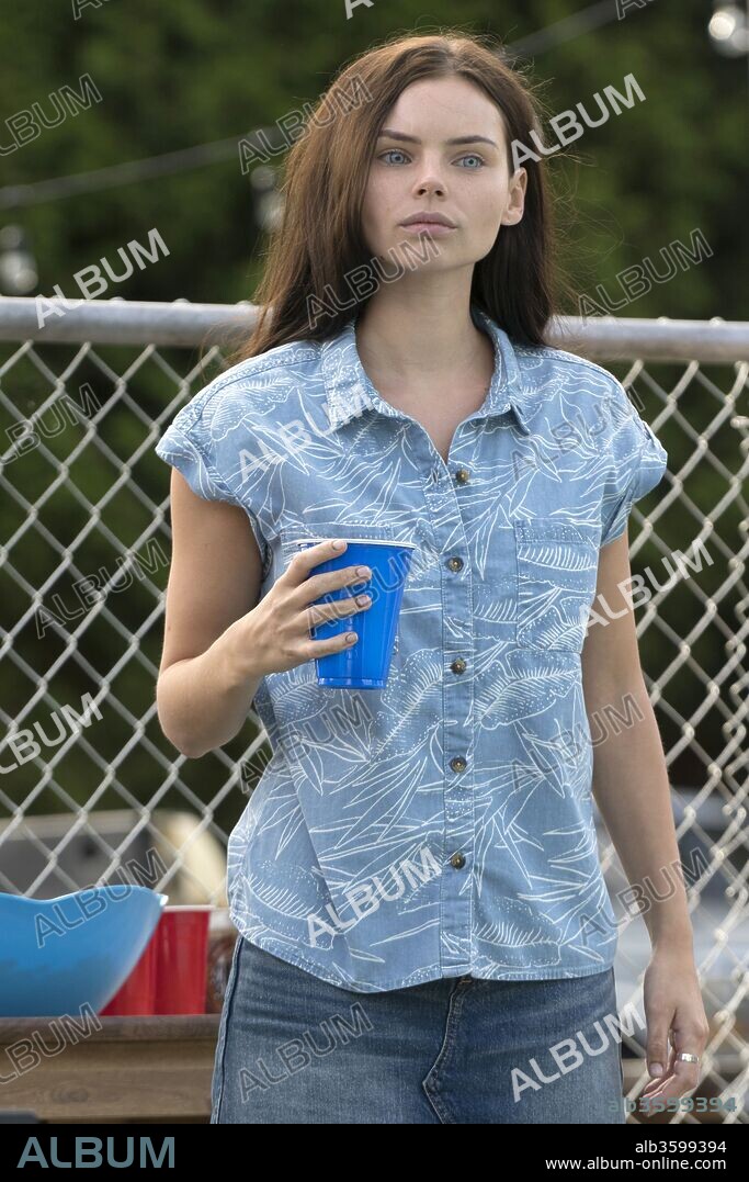 ELINE POWELL en SIREN, 2018, dirigida por ERIC WALD. Copyright FREEFORM.
