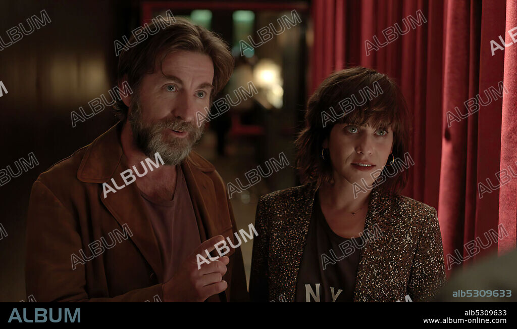 ANTONIO DE LA TORRE y MARIA LEON en HISTORIAS PARA NO CONTAR, 2021, dirigida por CESC GAY. Copyright IMPOSSIBLE FILMS.