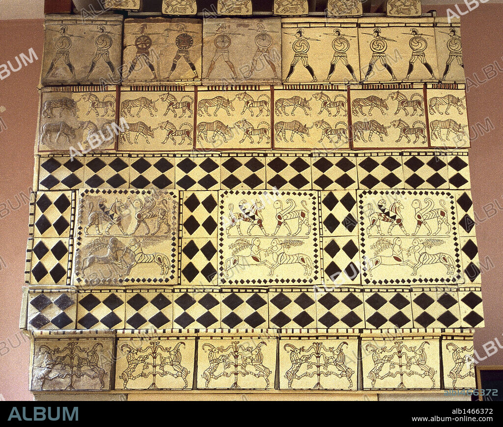 CIVILIZACIONES ANATOLICAS. CULTURA FRIGIA. TURQUIA. RECONSTRUCCION DE UNA ESTRUCTURA FRIGIA, procedente de Pazarli (siglo VII a. C.). Península Anatólica. Museo de las Civilizaciones Anatólicas. Ankara. Pueblo Indoeuropeo.