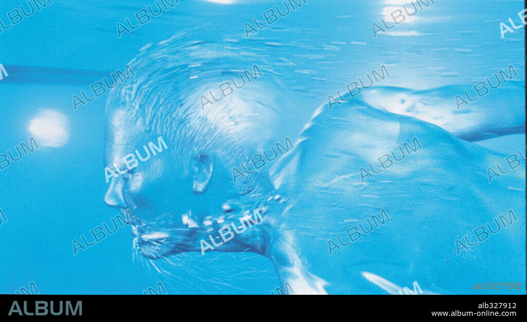 KEVIN BACON en EL HOMBRE SIN SOMBRA, 2000 (HOLLOW MAN), dirigida por PAUL VERHOEVEN. Copyright COLUMBIA PICTURES.