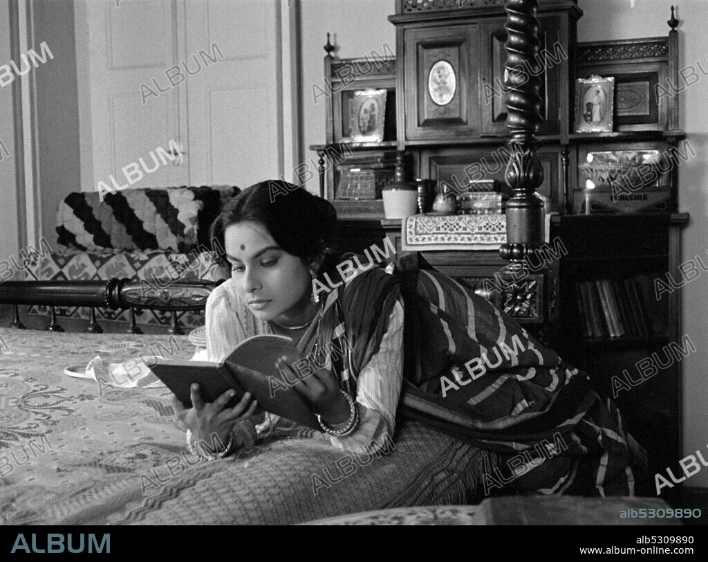 MADHABI MUKHERJEE in CHARULATA, 1964, directed by SATYAJIT RAY. Copyright R.D.BANSAL.