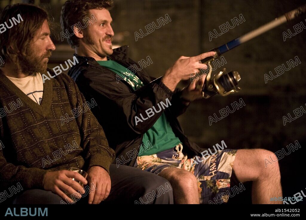 ANTONIO DE LA TORRE y RAUL AREVALO en PRIMOS, 2011, dirigida por DANIEL SANCHEZ AREVALO. Copyright MOD PRODUCCIONES/ATIPICA FILMS.