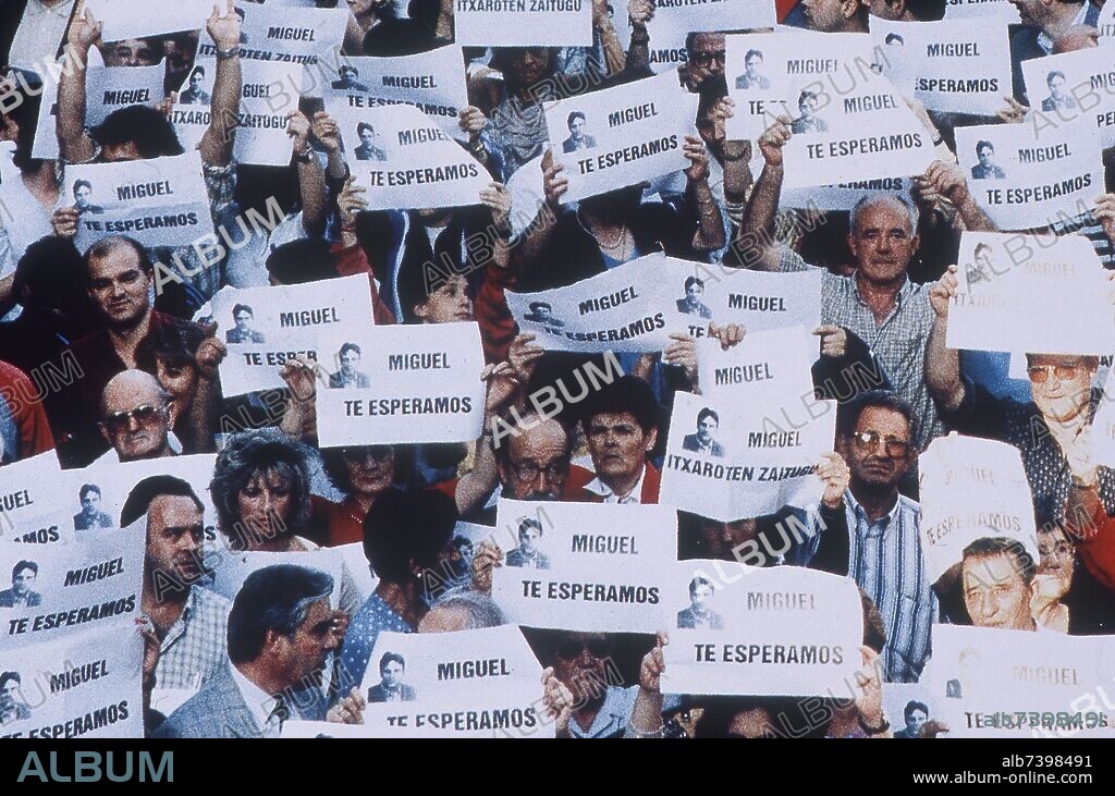 MANIFESTACION POR LA LIBERACION DEL CONCEJAL DEL PP MIGUEL ANGEL BLANCO GARRIDO, SECUESTRADO POR ETA, JULIO 1997.