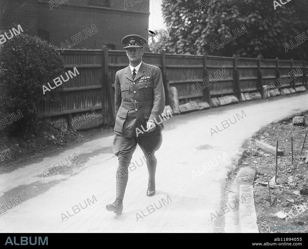 Inquest of Lord Knebworth . The inquest on Lord Kenbworth , MP , the Earl of Lytton ' s heir who , with Leading Aircraftsmen Harrison , was killed in a crash in an RAF Hawker Hart at Hendon on 1 May 1933 , took place at Hendon , London . Photo shows ; Flight Lieutenant E R Hobson who was leading the formation of Hawker Harts when Viscount Knebworth was killed ,arriving at the inquest . 4 May 1933.