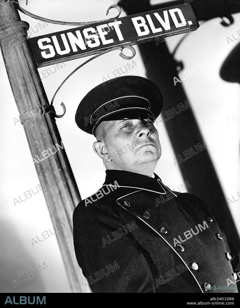 ERICH VON STROHEIM in SUNSET BLVD., 1950, directed by BILLY WILDER. Copyright PARAMOUNT PICTURES.