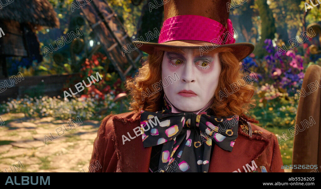 JOHNNY DEPP in ALICE THROUGH THE LOOKING GLASS, 2016, directed by JAMES BOBIN. Copyright WALT DISNEY PICTURES/ROTH FILMS/TEAM TODD/TIM BURTON PRODUCT.