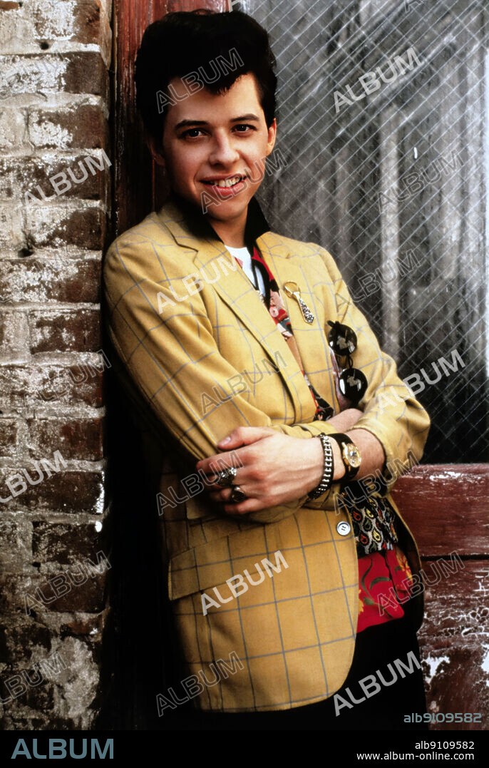 JON CRYER dans ROSE BONBON, 1986 (PRETTY IN PINK), réalisé par HOWARD DEUTCH. Copyright PARAMOUNT PICTURES.