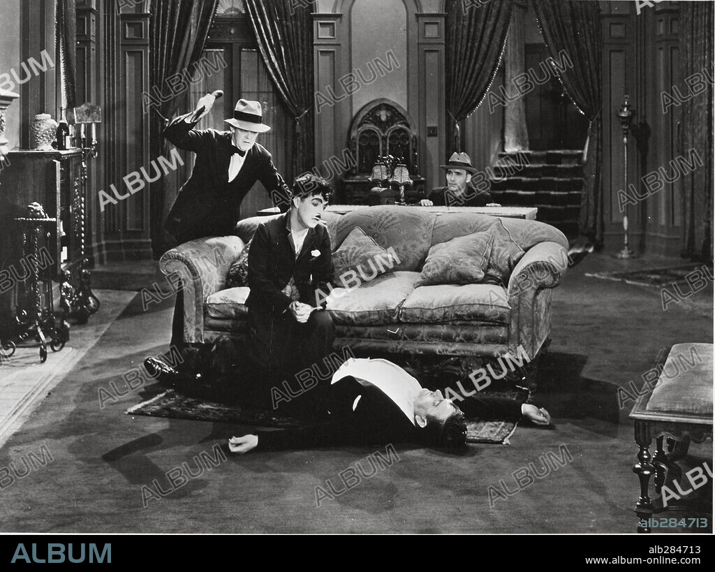 CHARLIE CHAPLIN dans CITY LIGHTS, 1931, réalisé par CHARLES CHAPLIN. Copyright UNITED ARTISTS.