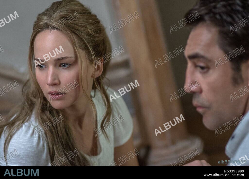 JAVIER BARDEM and JENNIFER LAWRENCE in MOTHER!, 2017, directed by DARREN ARONOFSKY. Copyright Protozoa Pictures.