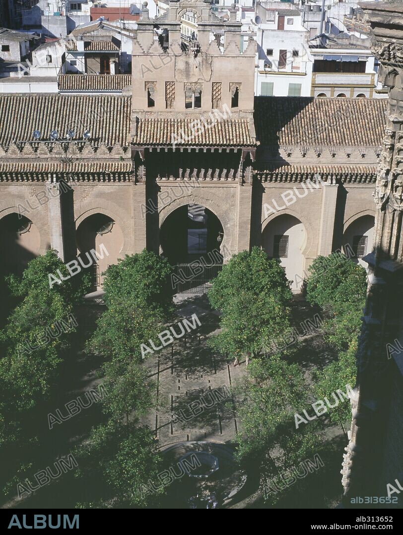 Patio de los Naranjos, Sevilla.
