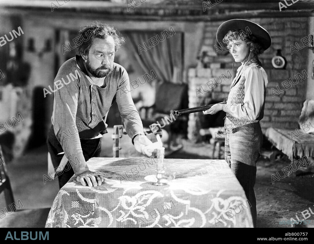 JEAN ARTHUR en TUCSON, ARIZONA, 1940 (ARIZONA), dirigida por WESLEY RUGGLES. Copyright COLUMBIA PICTURES.