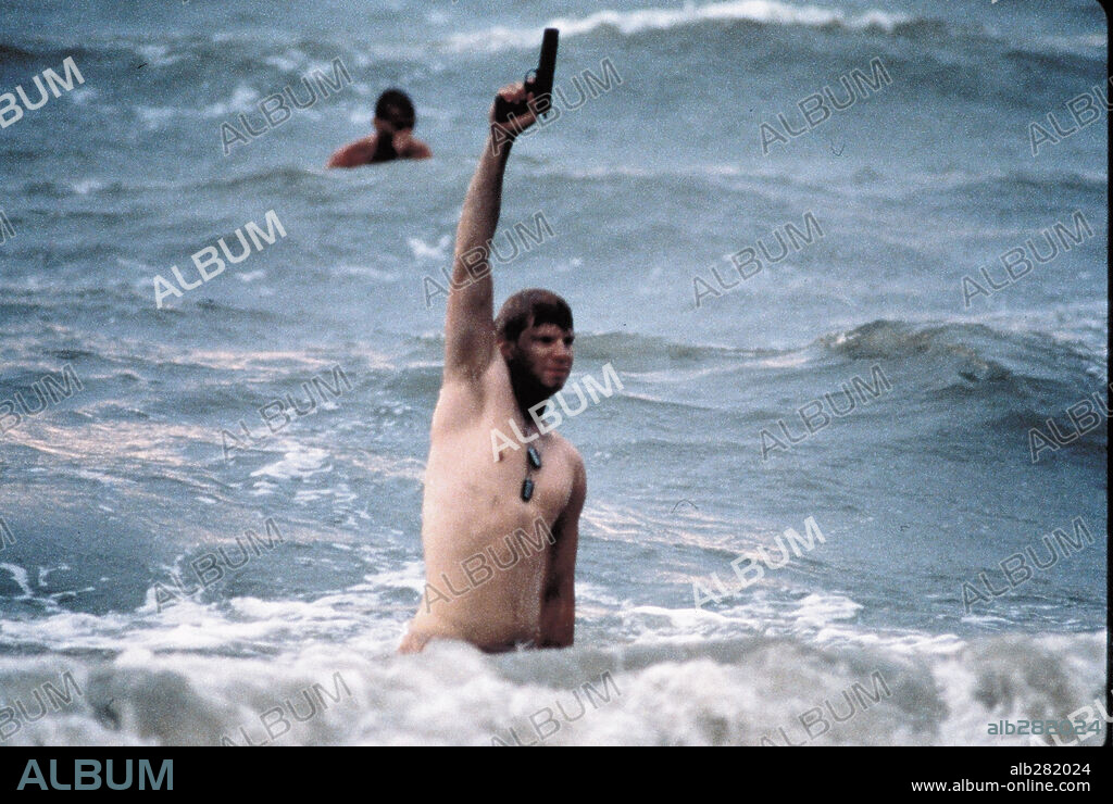 DASH MIHOK en LA DELGADA LÍNEA ROJA, 1998 (THE THIN RED LINE), dirigida por TERRENCE MALICK. Copyright 20TH CENTURY FOX.