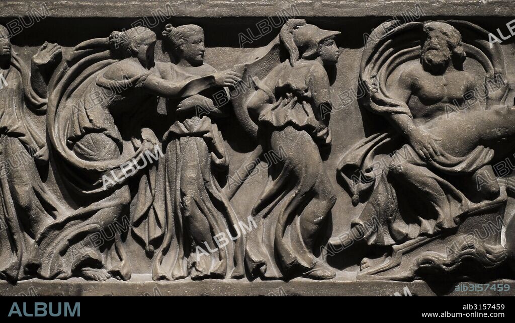 Arte romano. Sarcófago con la representacion del mito del rapto. Hades, diós del inframundo, raptando a Perséfone (Proserpina romana), hija de Demeter. Detalle. Tercer cuarto del siglo II d. C. Mármol. Museo del Hermitage (The State Hermitage Museum). San Petersburgo. Rusia.