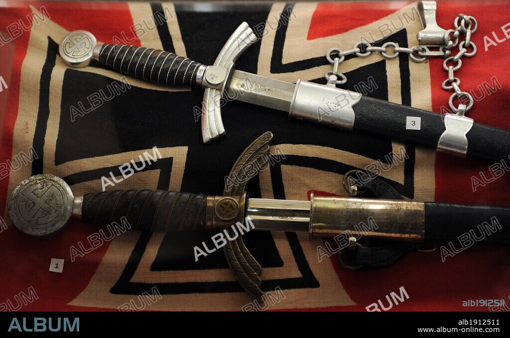 Espada de un oficial de las fuerzas aéreas alemanas de la Alemania nazi (1935-1945) "LUFTWAFFE".