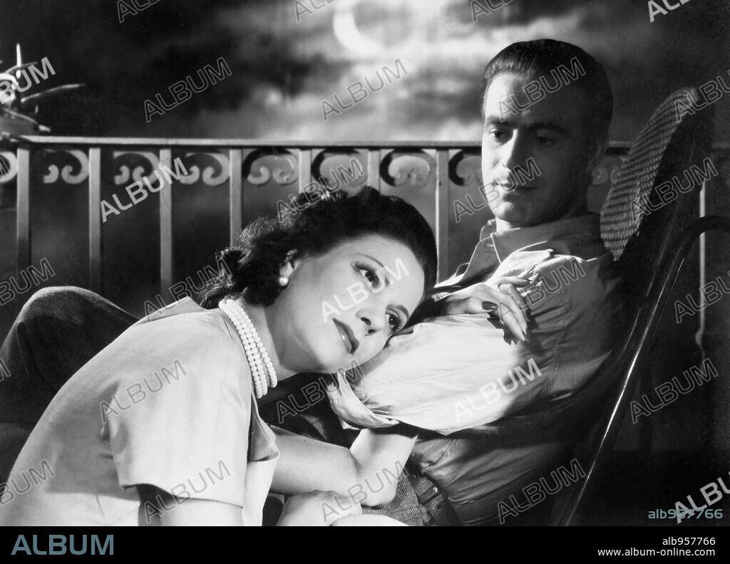 CONCHITA MONTES y CONRADO SAN MARTIN en MI ADORADO JUAN, 1950, dirigida por JERONIMO MIHURA.