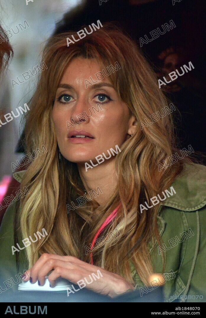 April 21, 2012 - New York, NY, USA - . . . . . April 21 2012, New York City Actress Natascha McElhone films a scene for the TV show 'Calaforniacation' on April 21 2012 in New York City. 21/04/2012