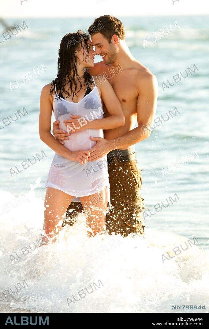 KATHRYN MCCORMICK et RYAN GUZMAN dans STEP UP: REVOLUTION, 2012. Copyright OFFSPRING ENTERTAINMENT.