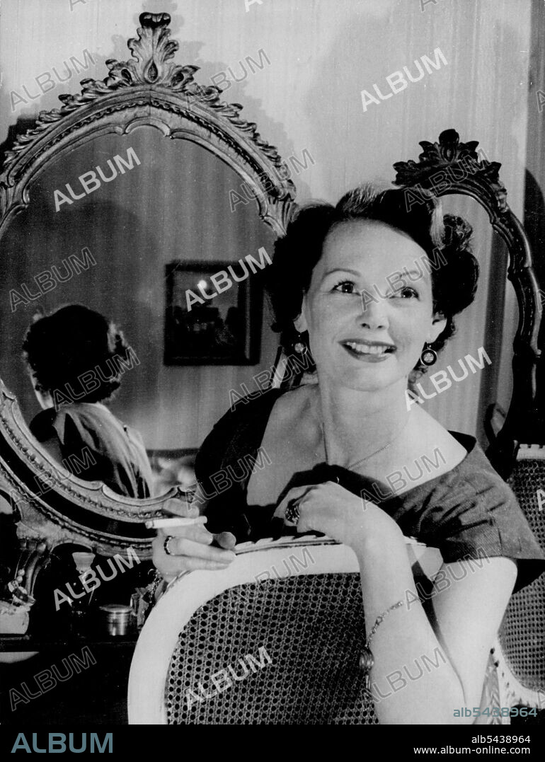 Elizabeth Allan, British Television Star and Film Actress. Photographed at her home in London. August 09, 1954. (Photo by Tom Blau, Camera Press).;Elizabeth Allan, British Television Star and Film Actress. Photographed at her home in London.