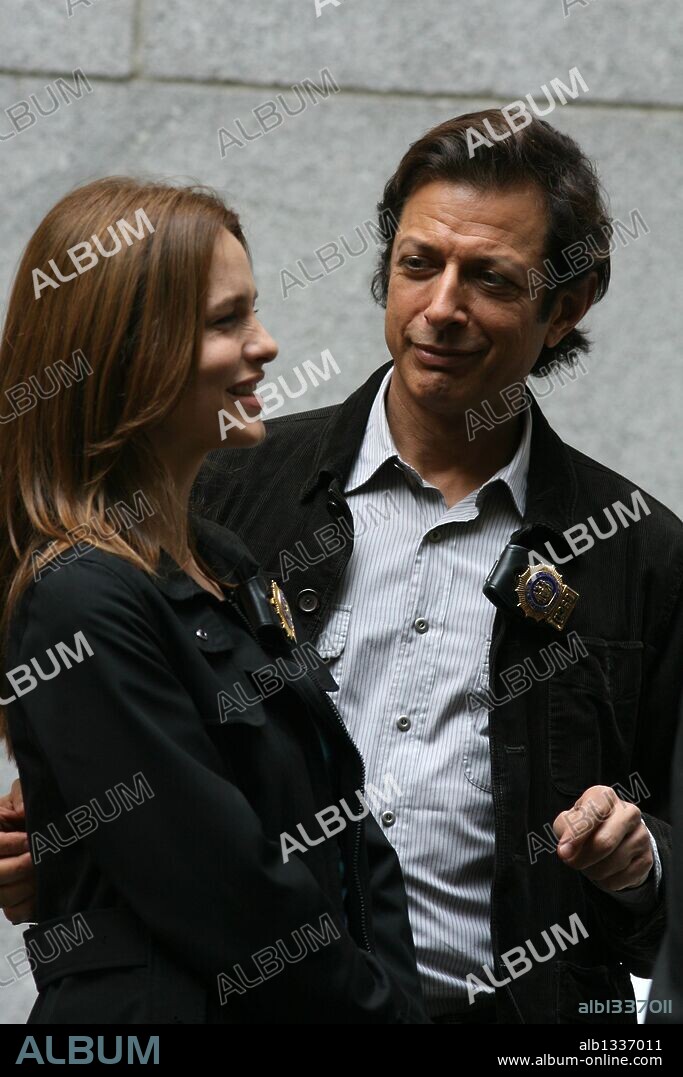 . 18, 2010 - New York, NY, U.S. -  . . . . .  EXCLUSIVE - ALL ROUNDER May 14 2010, New York City Actors Saffron Burrows and Jeff Goldblum on the Upper West Side set of the TV show 'Law and order - Criminal Intent' on May 14 2010 in New York City. 18/05/2010