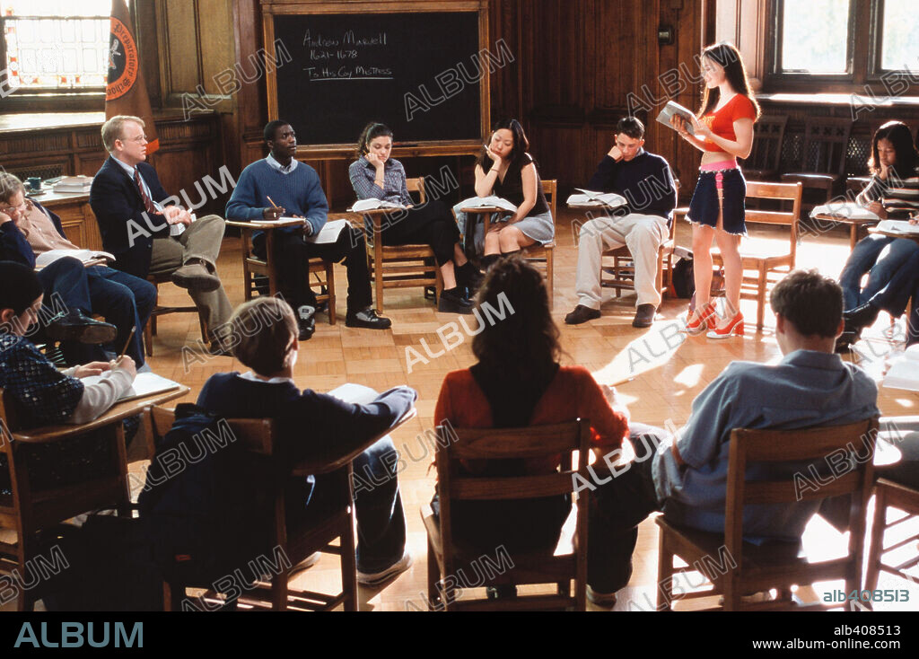 ANNA PAQUIN and PHILIP SEYMOUR HOFFMAN in 25TH HOUR, 2002, directed by SPIKE LEE. Copyright TOUCHSTONE PICTURES/GAMUT/INDUSTRY ENTERTEINMENT/40 ACRES.