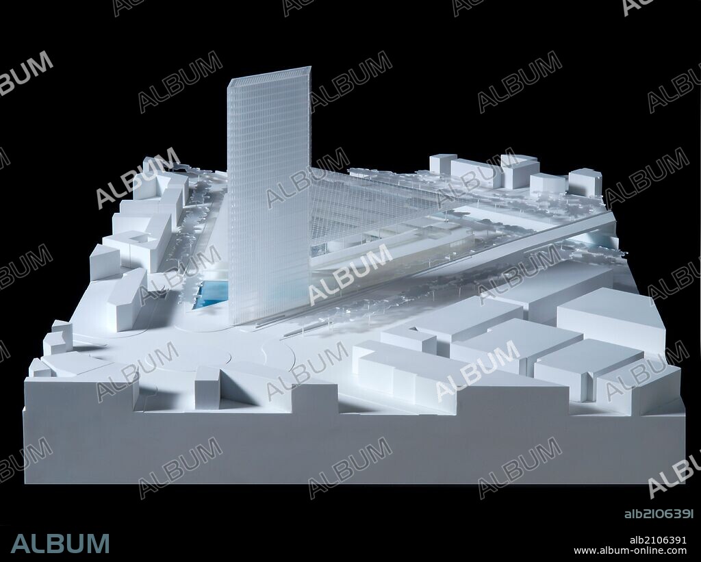 MAQUETA DE MERCADO DE FRUTAS Y VERDURAS. ARQUITECTO: JULIO AGUINAGA.