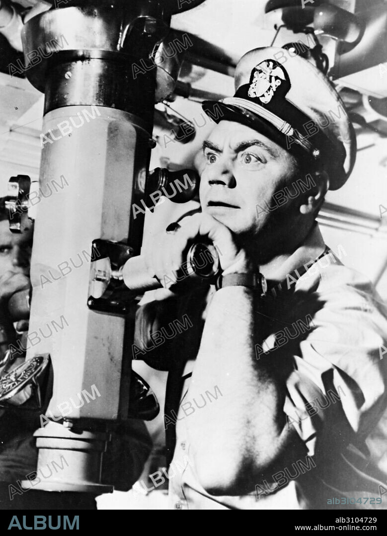 ERNEST BORGNINE en EL ÚLTIMO TORPEDO, 1958 (TORPEDO RUN), dirigida por JOSEPH PEVNEY. Copyright M.G.M.