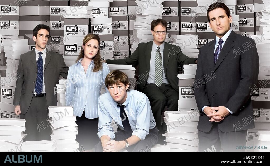 B. J. NOVAK, JENNA FISCHER, JOHN KRASINSKI, RAINN WILSON and STEVE CARELL in THE OFFICE, 2005, directed by RICKY GERVAIS and STEPHEN MERCHANT. Copyright NBC UNIVERSAL TELEVISION.