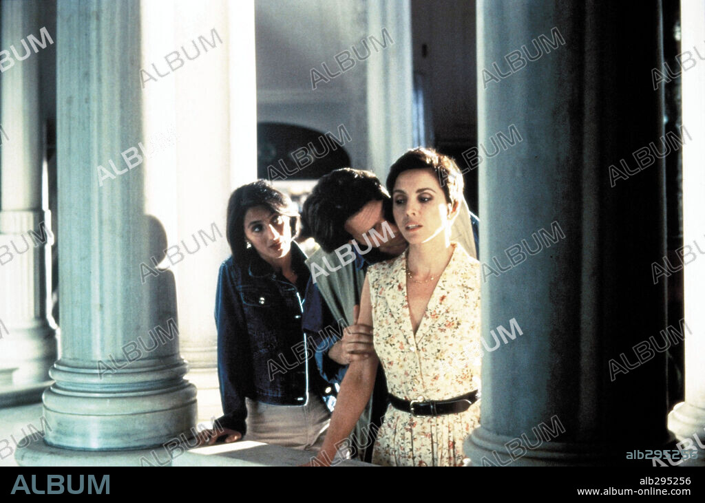 ANA BELEN, RAMON MADAULA y SILVIA MUNT en LA PASION TURCA, 1994, dirigida por VICENTE ARANDA. Copyright CARTEL/LOLA FILMS/SOGEPAQ.