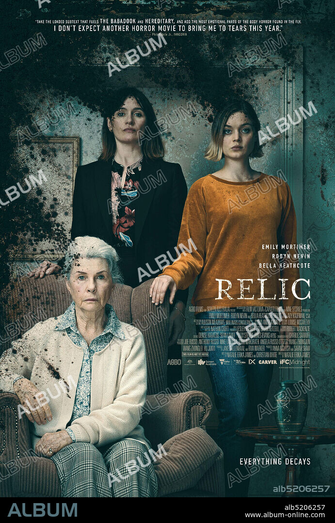 BELLA HEATHCOTE, EMILY MORTIMER y ROBYN NEVIN en RELIC, 2020. Copyright AGBO / Nine Stories Productions.