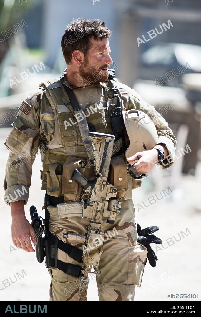 BRADLEY COOPER dans AMERICAN SNIPER, 2014, réalisé par CLINT EASTWOOD. Copyright WARNER BROS PICTURES.