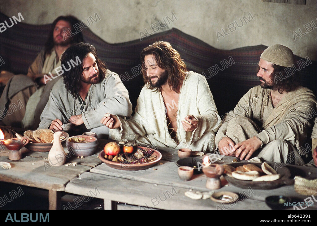 HENRY IAN CUSICK in THE GOSPEL OF JOHN, 2003. Copyright TORONTO FILM STUDIOS.