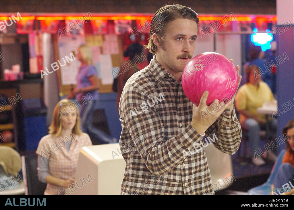 RYAN GOSLING in LARS AND THE REAL GIRL, 2007, directed by CRAIG GILLESPIE. Copyright SIDNEY KIMMEL ENTERTAINMENT.