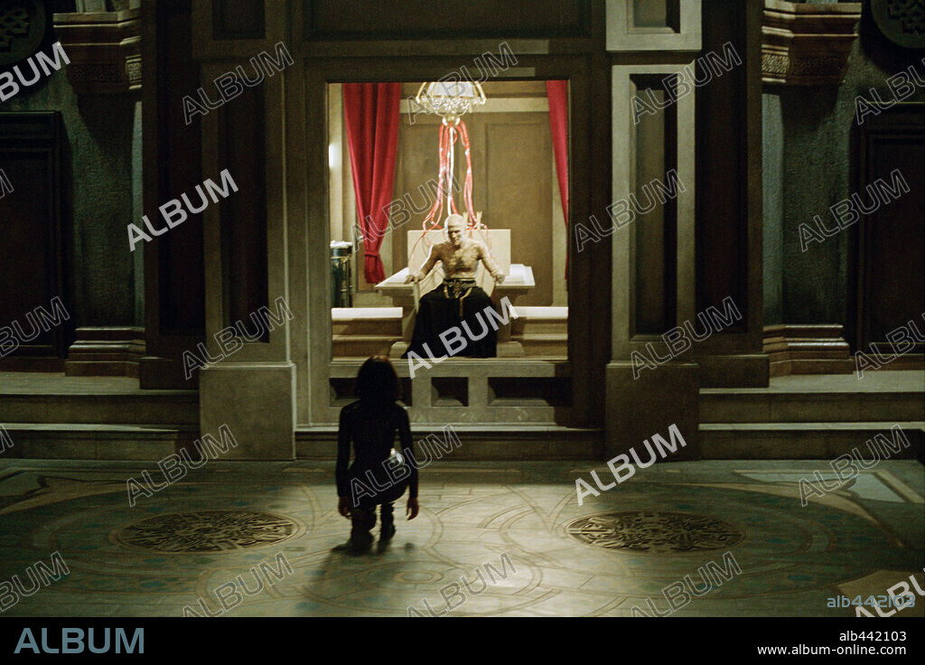 BILL NIGHY and KATE BECKINSALE in UNDERWORLD, 2003, directed by LEN WISEMAN. Copyright SCREEN GEMS/LAKESHORE ENTERTAINMENT / ENDRENYI, EGON.