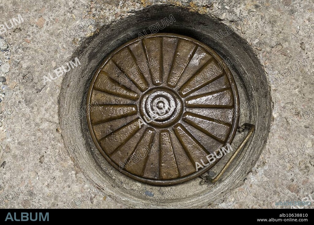 WW2 Tellermine 35, T. Mi. 35 (S) German steel cased anti-tank mine