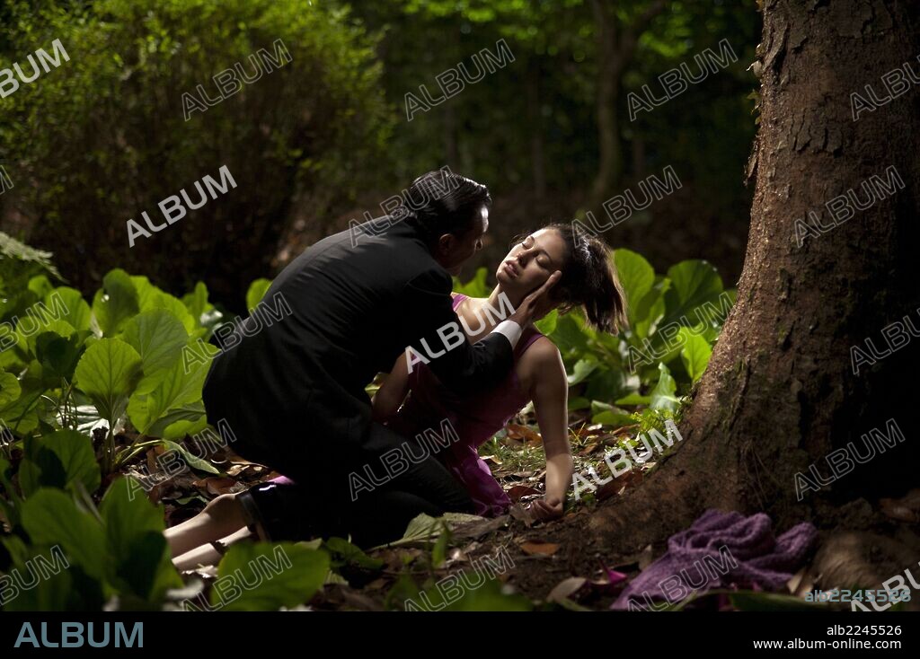 ANTONIO BANDERAS and BLANCA SUAREZ in THE SKIN I LIVE IN, 2011 (LA PIEL QUE HABITO), directed by PEDRO ALMODOVAR. Copyright BUENA VISTA.
