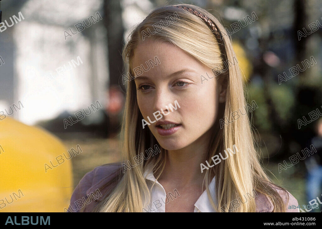 RACHEL NICHOLS en DOS TONTOS MUY TONTOS: CUANDO HARRY ENCONTRÓ A LLOYD, 2003 (DUMB AND DUMBERER: WHEN HARRY MET LLOYD), dirigida por TROY MILLER. Copyright NEW LINE CINEMA / HANOVER, SUZANNE.