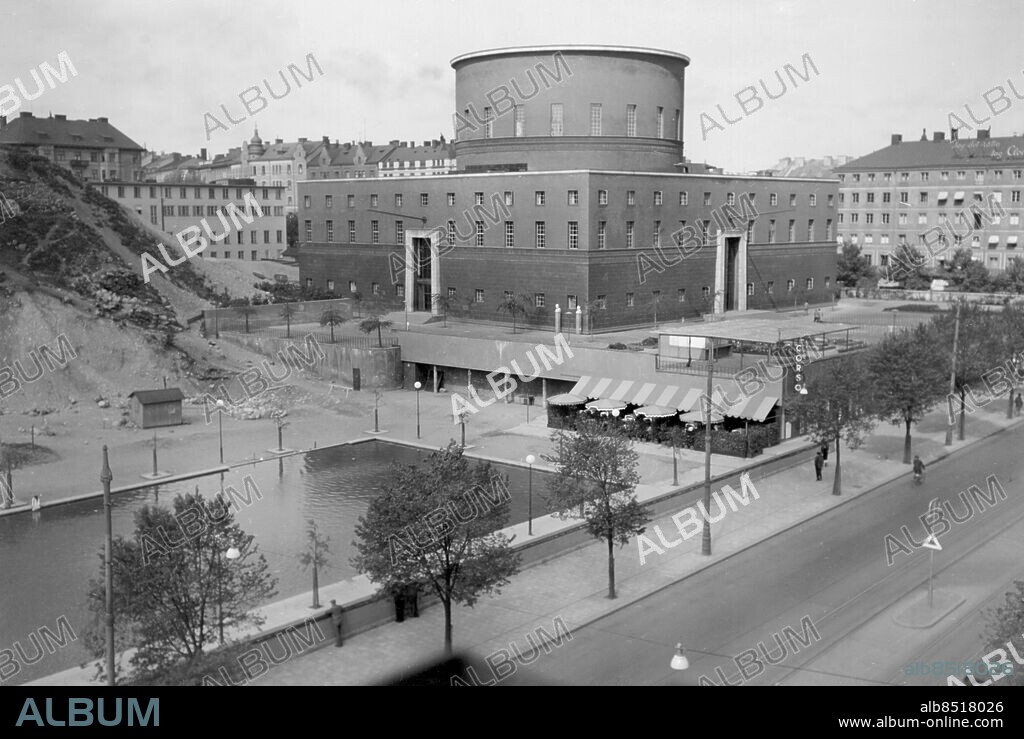 STOCKHOLM 1930-tal.. Utan bildtext. Not. Stadsbiblioteket, Sthlm. Anm. Dammar Uppfört 1928 CD147 persons: Gunnar Asplund* sites: STOCKHOLM ;SVEAVÄGEN ;SVERIGE.