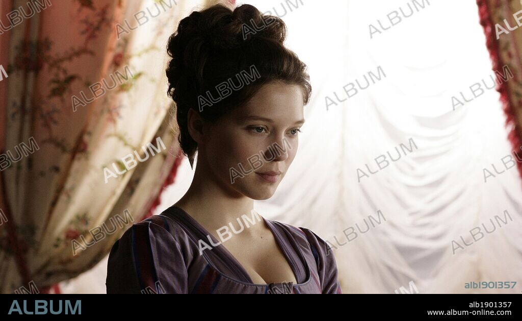 LEA SEYDOUX in FAREWELL, MY QUEEN, 2012 (LES ADIEUX A LA REINE), directed by BENOIT JACQUOT. Copyright GTM PRODUCTIONS.