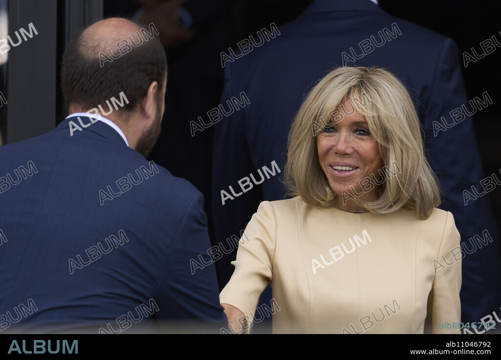 Brigitte Macron leaves the Royal Theatre after attend rehearsal of the opera Nabucco by Giuseppe Verdi and performance by Kiki Morente of a short seguidilla by his father, Enrique Morente on June 30, 2022 in Madrid, Spain.