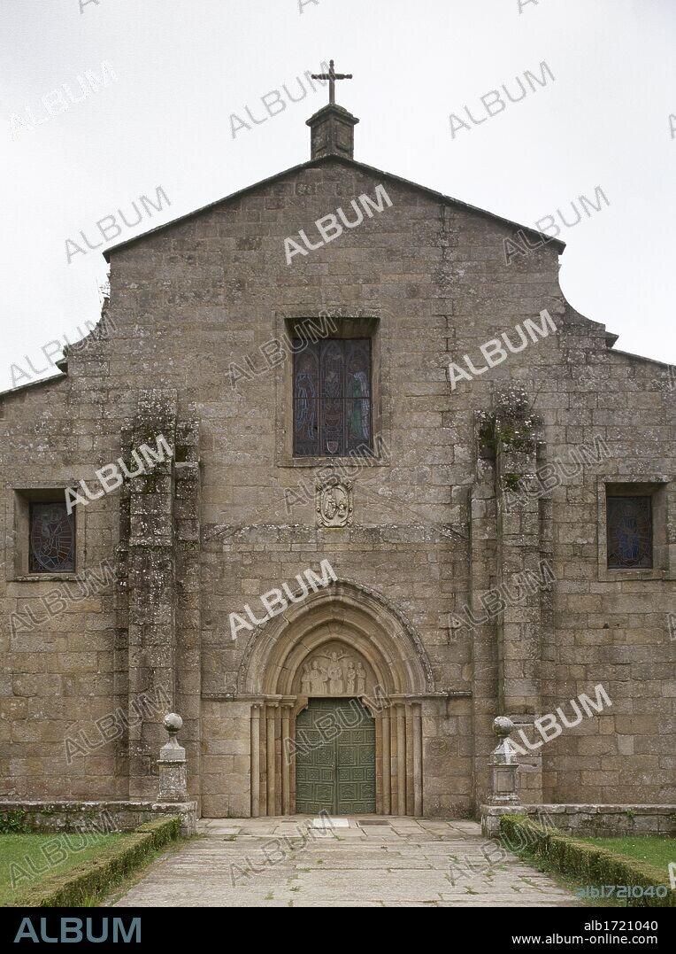 GALICIA. PADRON. Vista parcial de la Iglesia de Santa María de Iria Flavia, construída en el siglo XI y reedificada posteriormente. Provincia de A Coruña. España.