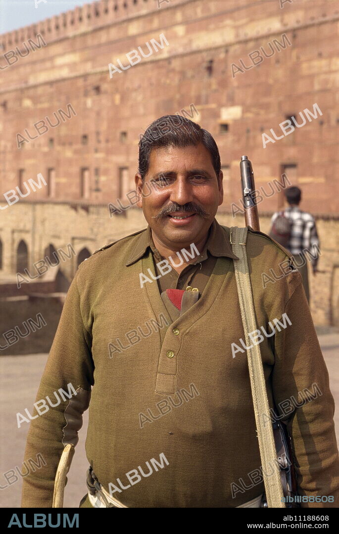 Guard at Fatehpur Sikri, Uttar Pradesh state, India, Asia.