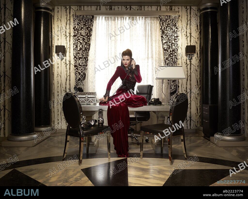 LANA PARRILLA en ÉRASE UNA VEZ, 2011 (ONCE UPON A TIME), dirigida por ADAM HOROWITZ. Copyright ABC STUDIOS.